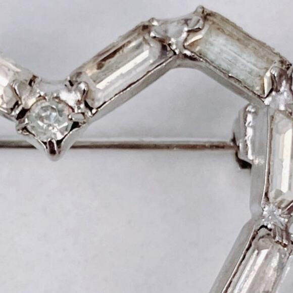 VTG Mid Century Brooch Lot of 3 Silver Tone Rhinestone Circle Heart Botanical - Picture 11 of 13